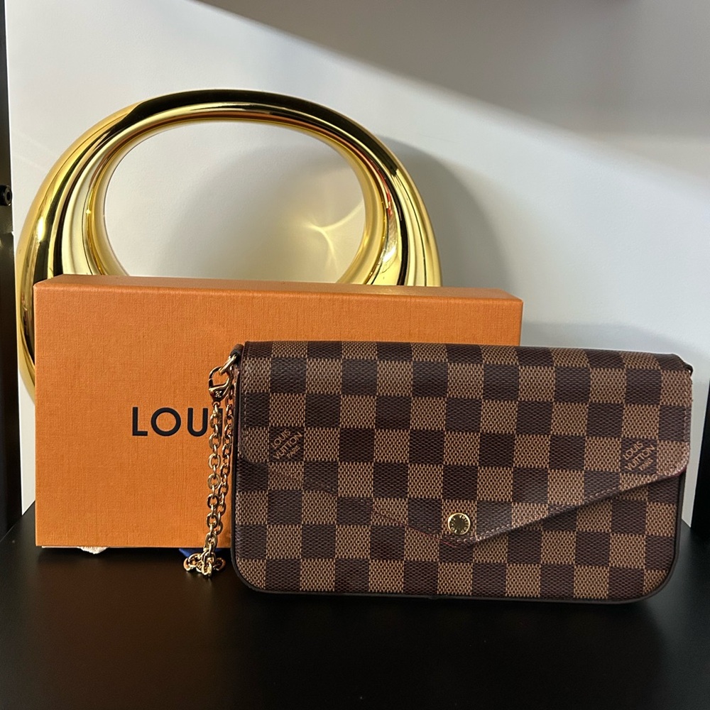 Authentic Louis Vuitton Felicie Pochette-date code in last picture